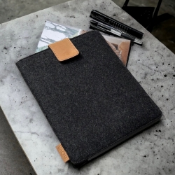cover til iPad og tablet - Uld med læderstrop - Freja skind